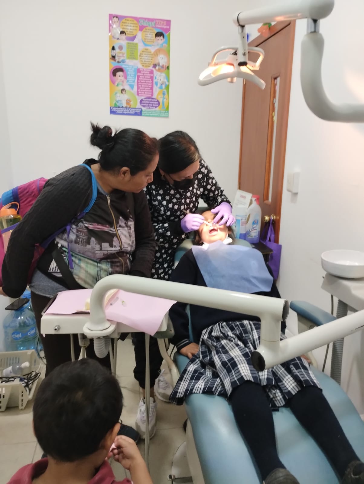 Ayuntamiento de Apetatitlán apoya a la población con servicios médicos odontológicos